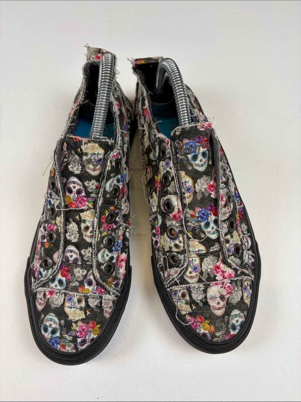 BLOWFISH MALIBU SUGAR SKULL FLORAL CANVAS SNEAKERS WOMAN SIZE 8.5